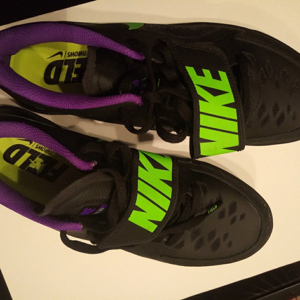 Nike track shoes like new